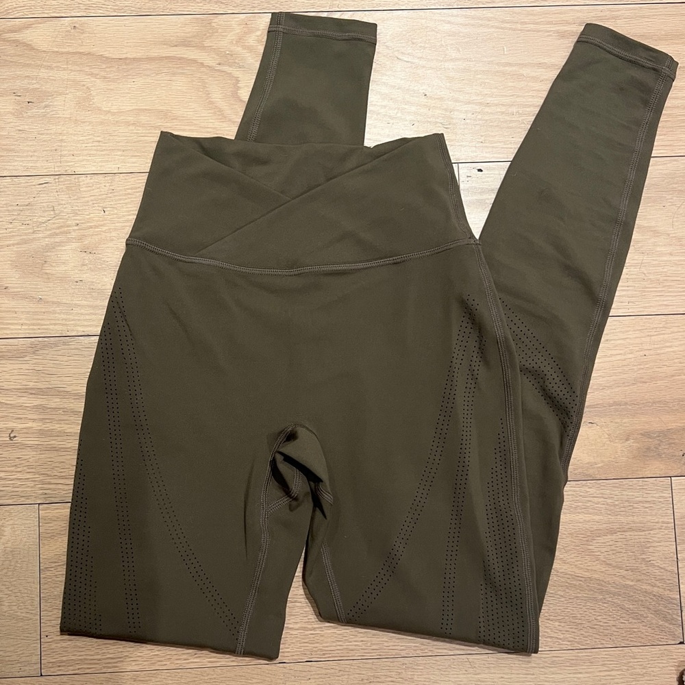Alphalete Surface Path Crossover Leggings